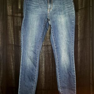 Universal Thread Womens Jean's Blue Wash Sz 6